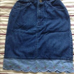 Liz Claiborne. Size 2 denim skirt